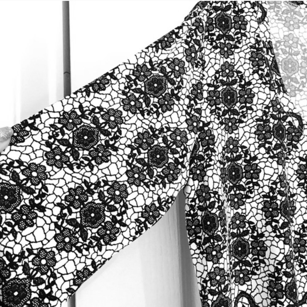 Jockey - Black & White Ornate Faux-Lace Pattern Longsleeve Top - Picture 3 of 11